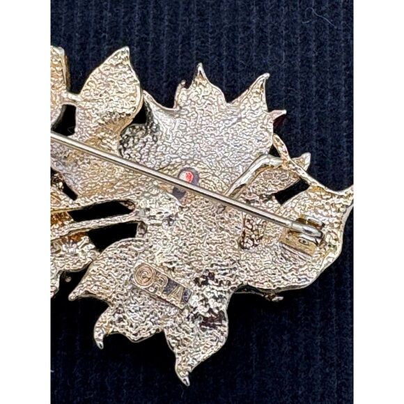 Lot 2 Vintage Christmas Pins Enamel Rhinestone Jingle Bells - Picture 3 of 6